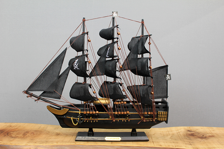 Ahşap Korsan Gemisi 38x45 cm