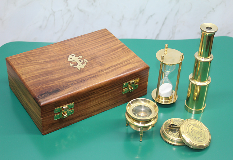 Ahşap Kutulu Dürbün