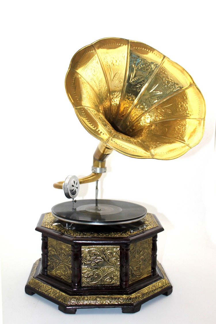 Ahşap Sekizgen Gramofon Taş Plak Çalar Metal Kaplamalı Ahşap Sekizgen Gramofon Taş Plak Çalar Metal Kaplamalı