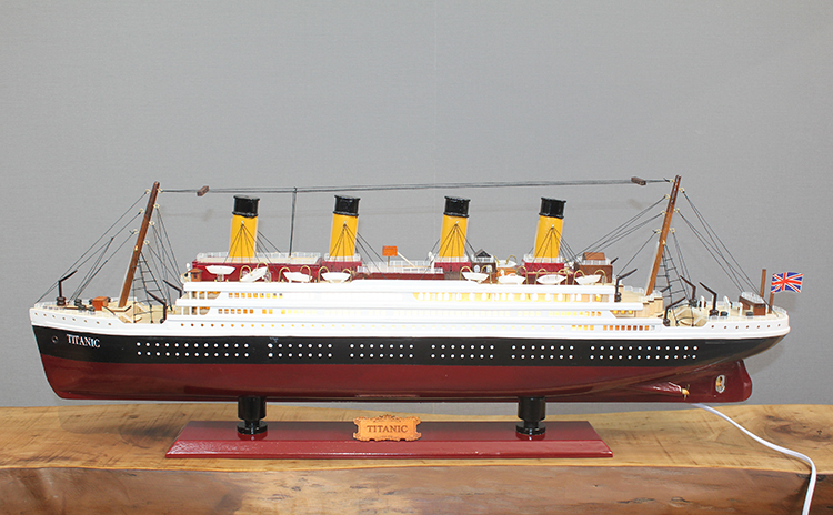 Ahşap Titanik Gemisi Ledli