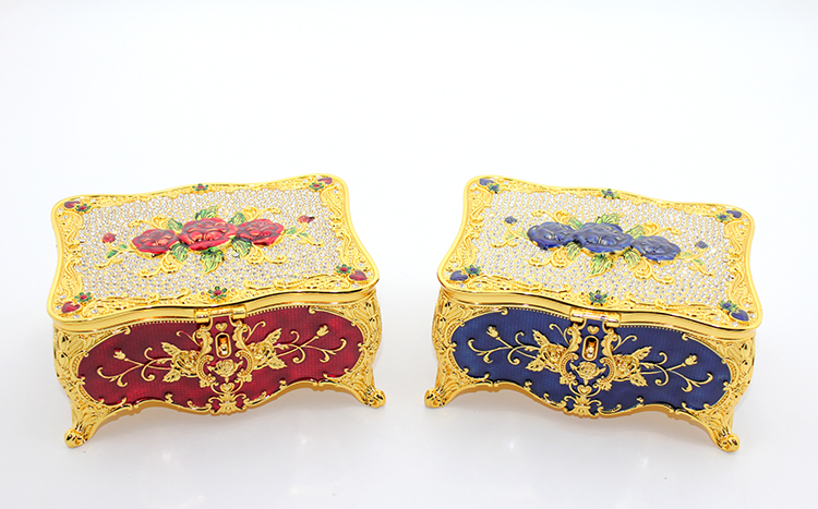 Çiçekli Metal Swarovski Taşlı Takı Kutusu