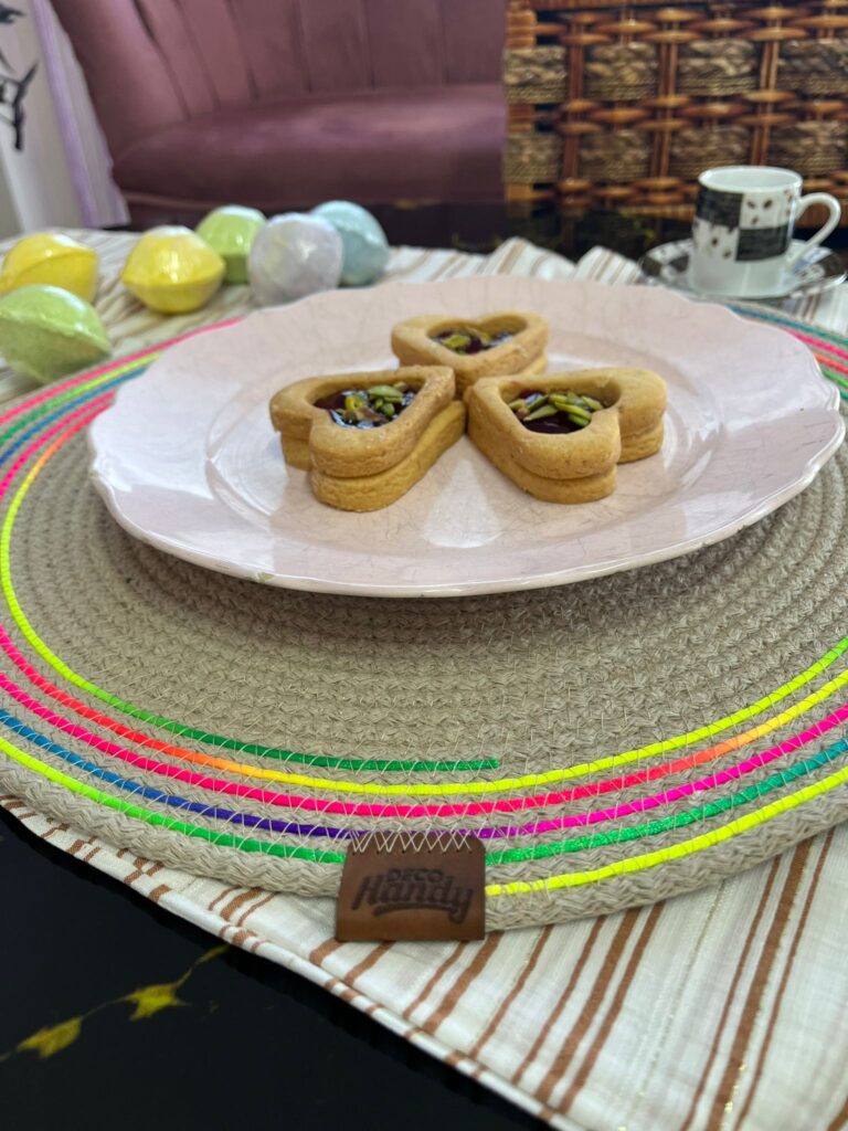 DecoHandy 39cm Neon Renkli Şeritli Jüt Örme Supla Amerikan Servis