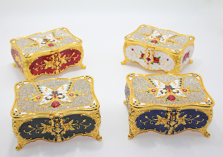 Kelebekli Metal Swarovski Taşlı Takı Kutusu