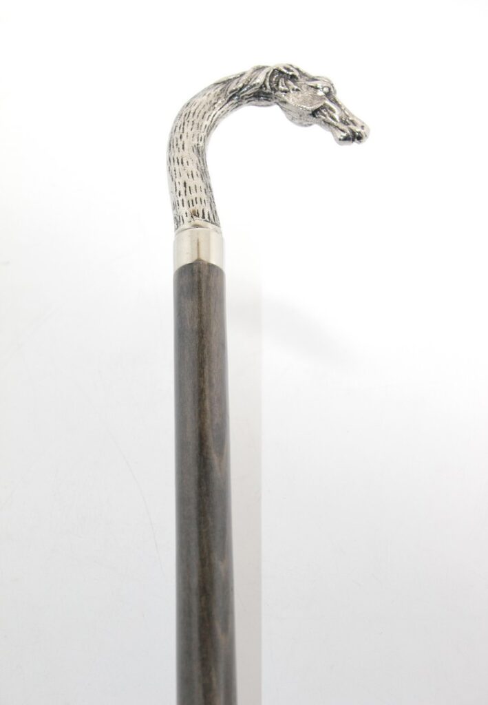 Krom At Büstü Baston