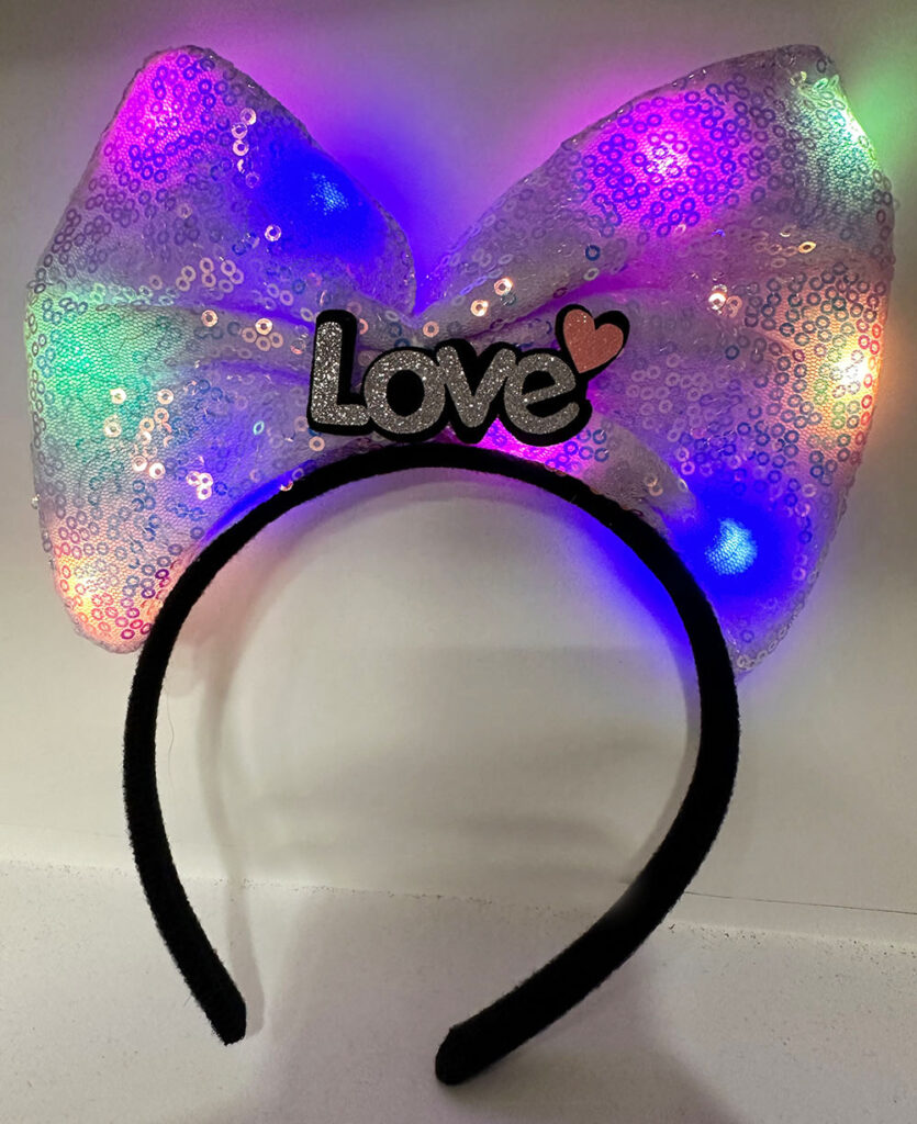 Led Işıklı Gümüş Love Yazılı Lila Fiyonk Taç