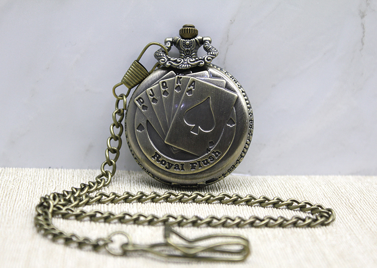 Oyun Kartı Tasarımlı Köstekli Saat