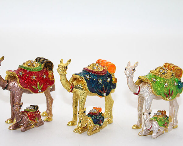 Swarovski Yavrulu Deve Model 1