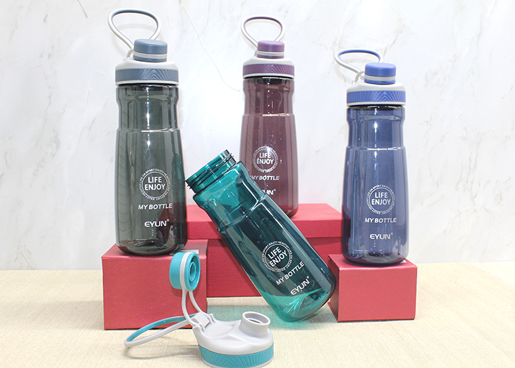 Tutmalı Su Matarası 960 ml